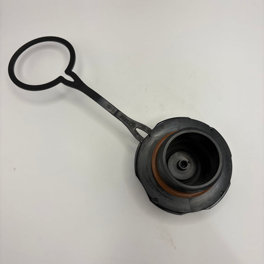 Fuel Cap, Tethered – Merit (#17171)